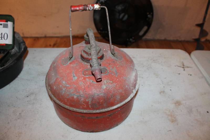 lot 341 image: Metal fuel can