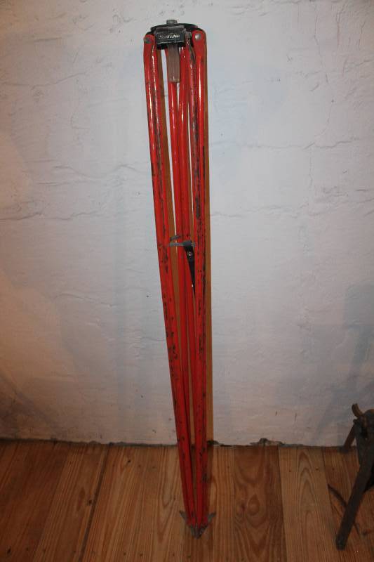 lot 354 image: Surveying tripod.