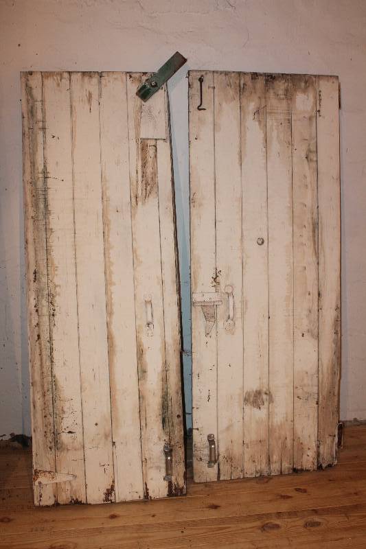 lot 359 image: Lot of (2) old barn doors.