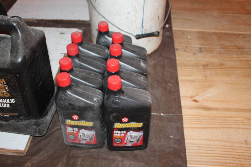 lot 377 image: Lot of (9) individual qts of Havoline 10W-30 engine oil