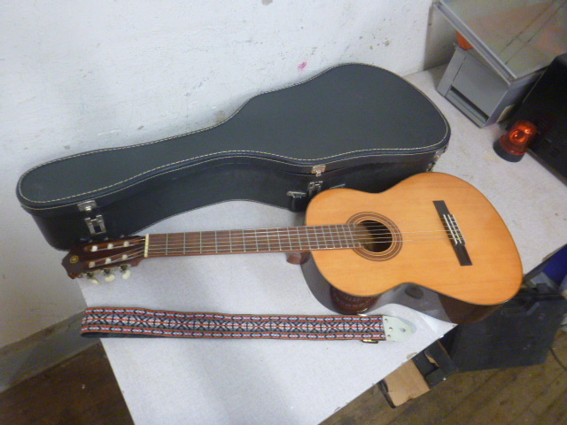 Yamaha Acoustic Guitar