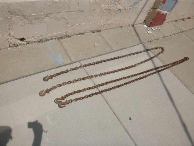 2 Chains with Hooks