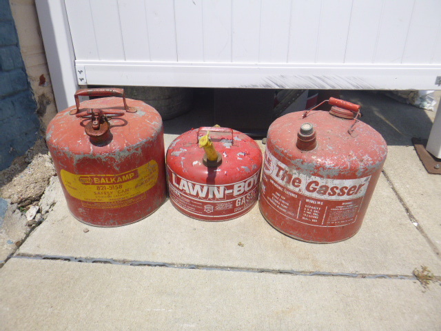 3 Gas Cans