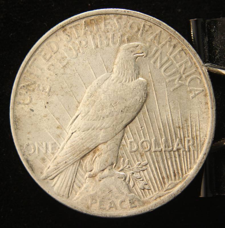 lot 33 image: 1922 PEACE SILVER DOLLAR AU