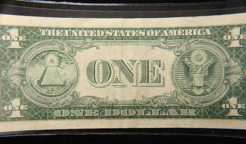 lot 63 image: 1935-F US ONE DOLLAR SILVER CERTIFICATE