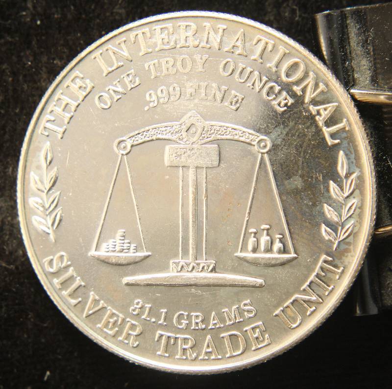 lot 74 image: 1 TROY OZ. .999 FINE SILVER 1980 CONSTITUTION SHIP ROUND