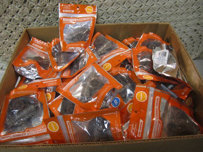 lot 19 image: 100 Skylanders Connective Gaming Fi...