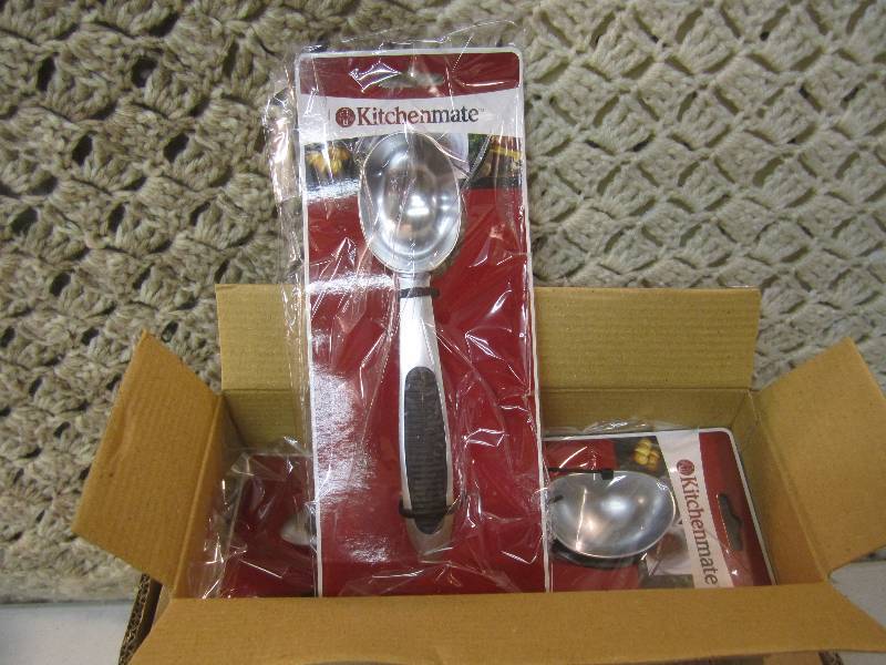 lot 28 image: Lot of 18 Kitchen Mate Ice Cream Sc...
