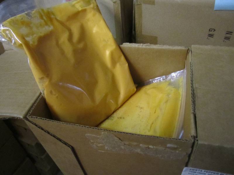 lot 29 image: 2 Cases of Fiesta Pepper Blend Chee...