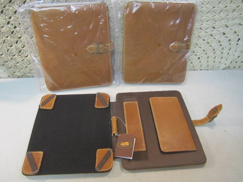 lot 40 image: 3 Canyon Outback Leather Bear Canyo...