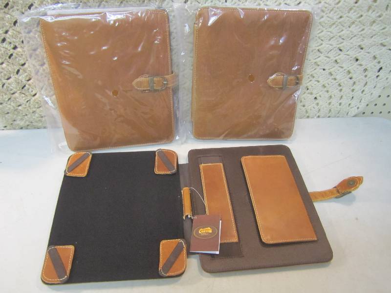 lot 41 image: 3 Canyon Outback Leather Bear Canyo...