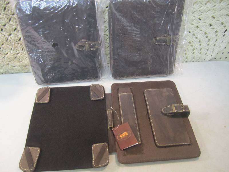 lot 42 image: 3 Canyon Outback Leather Bear Canyo...