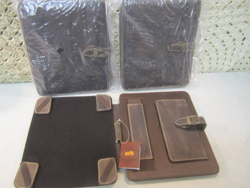 lot 43 image: 3 Canyon Outback Leather Bear Canyo...