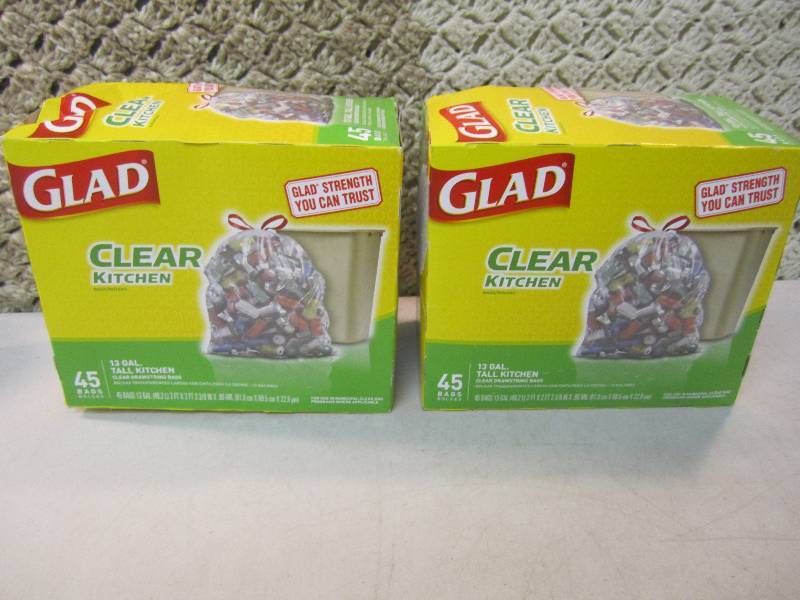 lot 82 image: 90 Glad Clear 13 Gallon Tall Kitche...