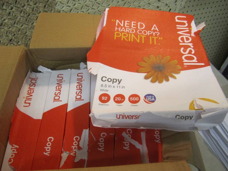 lot 95 image: 7 Reams of 8.5 x 11 Printer Paper...