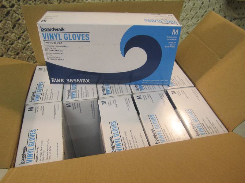 lot 100 image: Case of 1000 Size Medium Vinyl Glov...