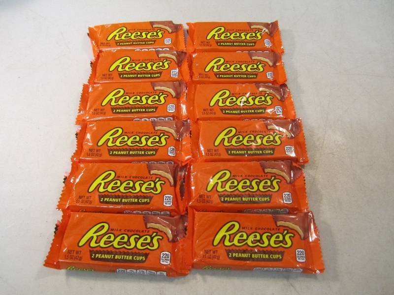lot 110 image: 12 Reeses Peanut Butter Cups Best b...