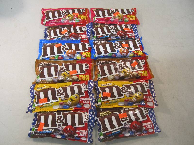 lot 116 image: 12 Share Size Bags of Various Flavo...