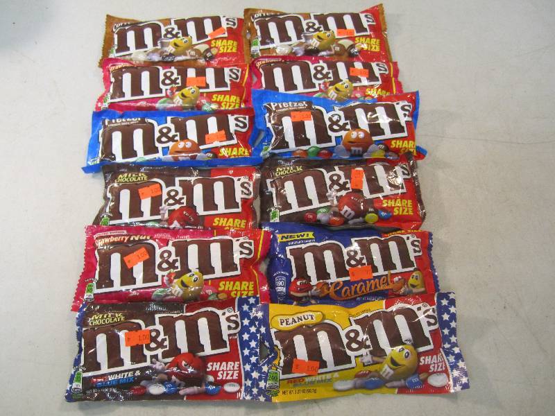 lot 117 image: 12 Share Size Bags of Various Flavo...