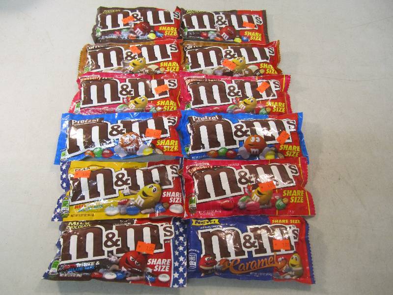 lot 118 image: 12 Share Size Bags of Various Flavo...