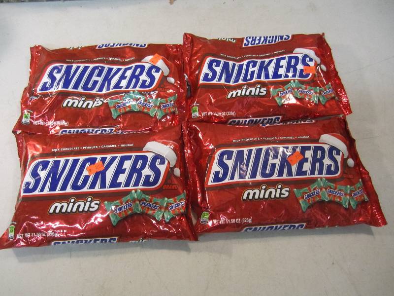 lot 119 image: 4 Bags of Snickers Minis Best by Au...