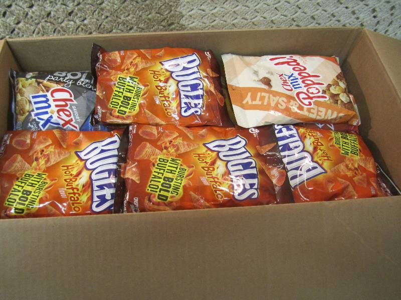 lot 137 image: Mixed Lot of 25 Bags of Various Che...