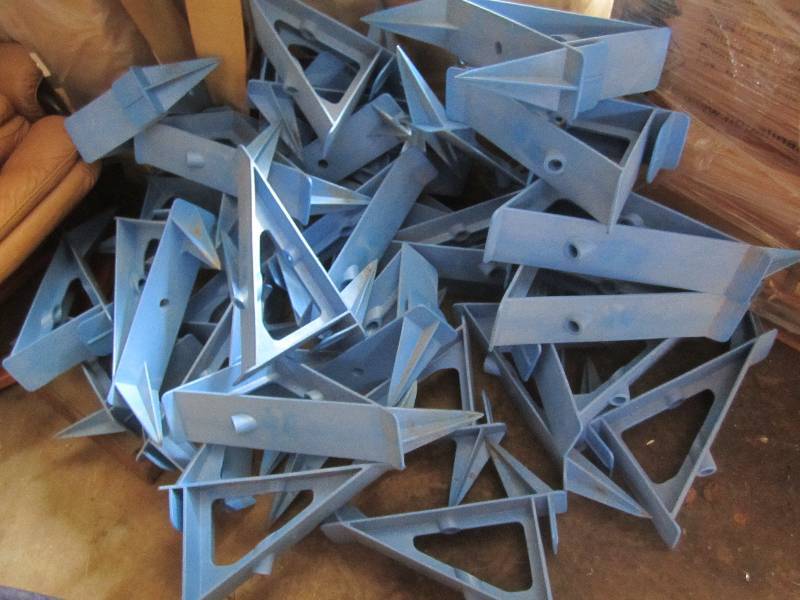lot 161 image: Lot of 34 NiceRink Brackets Ice Rin...