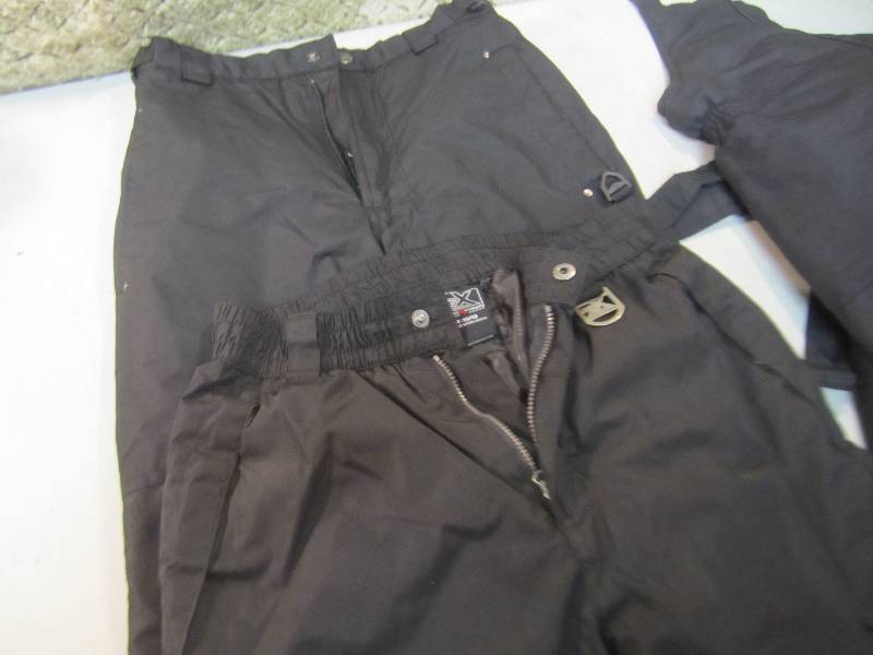 lot 171 image: 2 Pair of Size Medium 1012 Snow Pa...