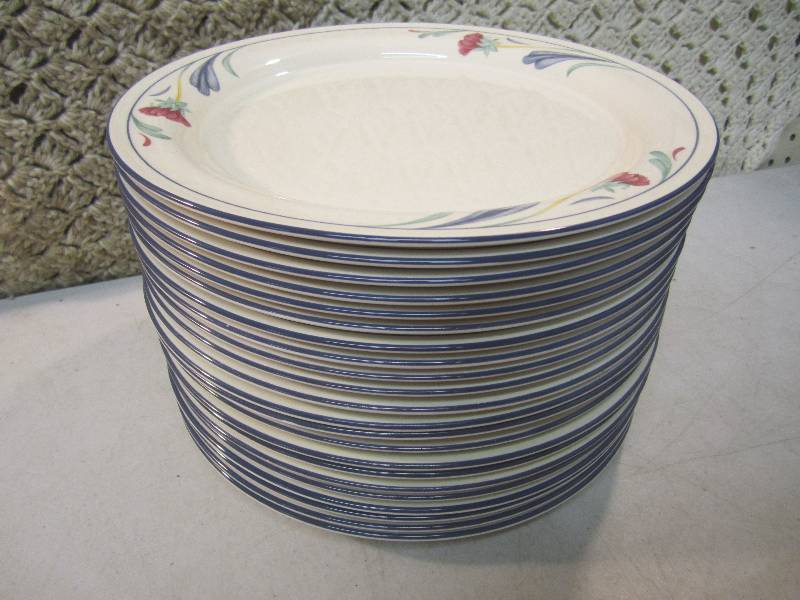 lot 185 image: 22 Lenox 10.75 Stoneware Dishes Ni...