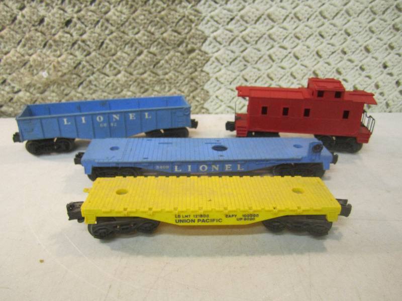 lot 225 image: Lot of 4 Vintage Lionel Train Cars ...