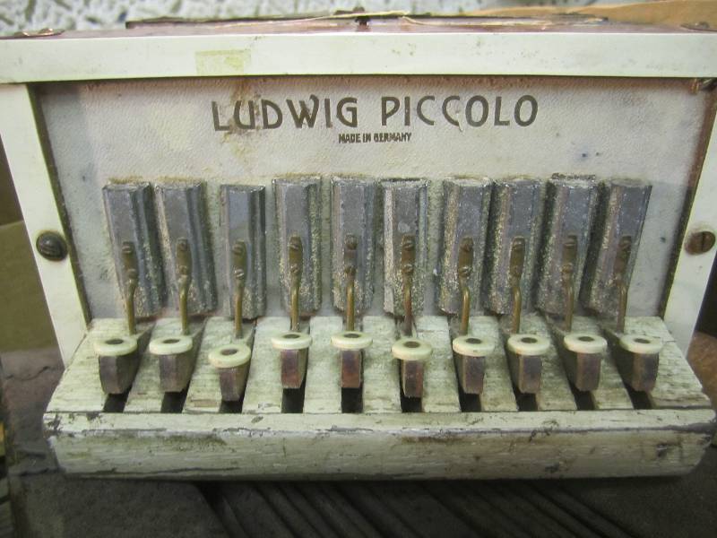 lot 227 image: Lot of 3 Vintage Accordions As-Is  ...