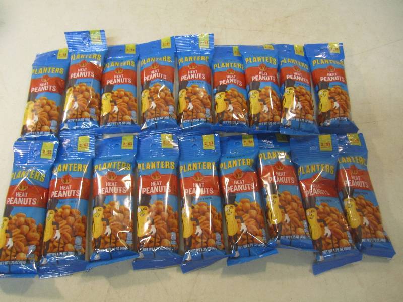 lot 251 image: 18 Bags of Planters Heat Peanuts Be...