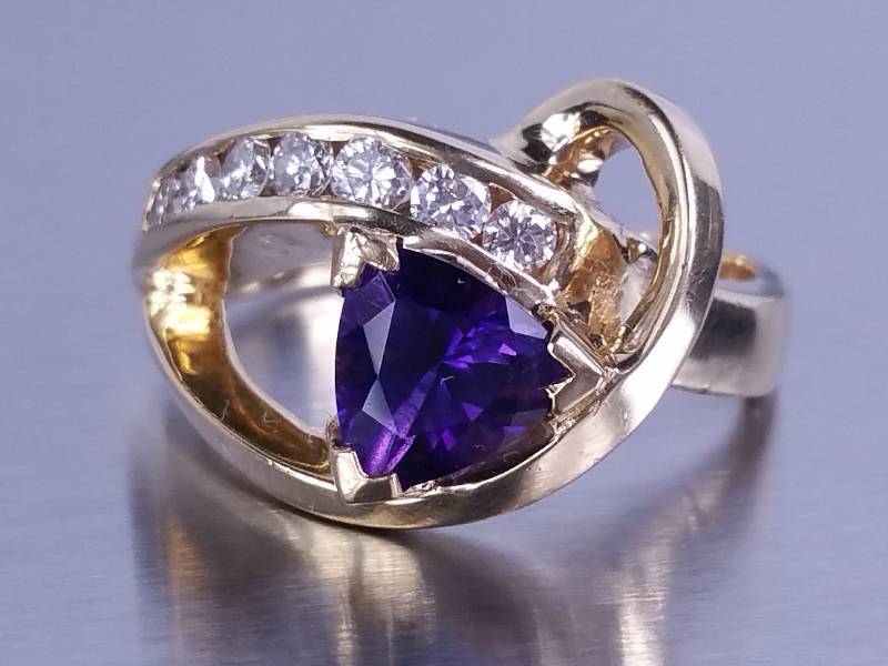 lot 10 image: Custom Made Amethyst & Diamond Estate Ring 14k