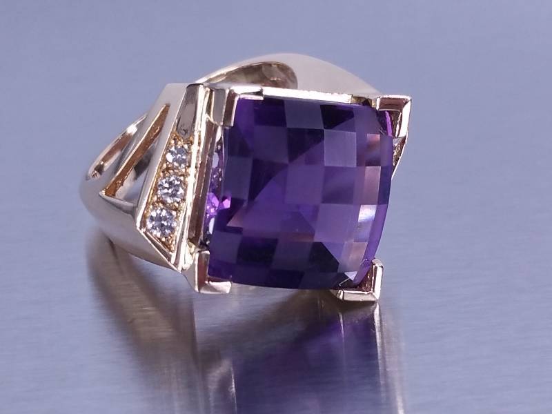 lot 20 image: Custom Amethyst & Diamond Estate Ring 14k