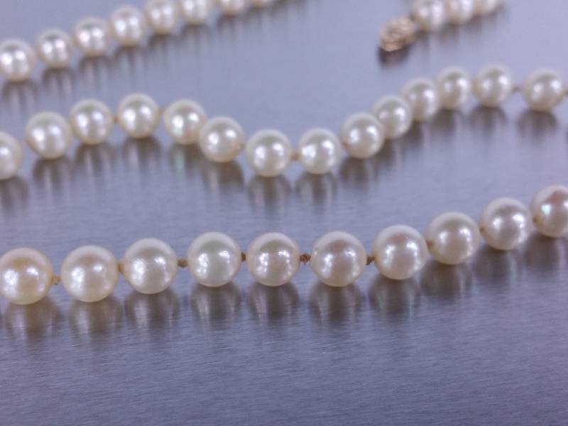 lot 40 image: Natural Pearl Necklace 14k
