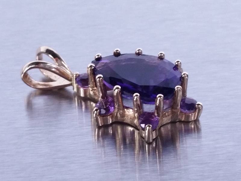 lot 44 image: 11 Carat Natural Amethyst Estate Pendant 14k