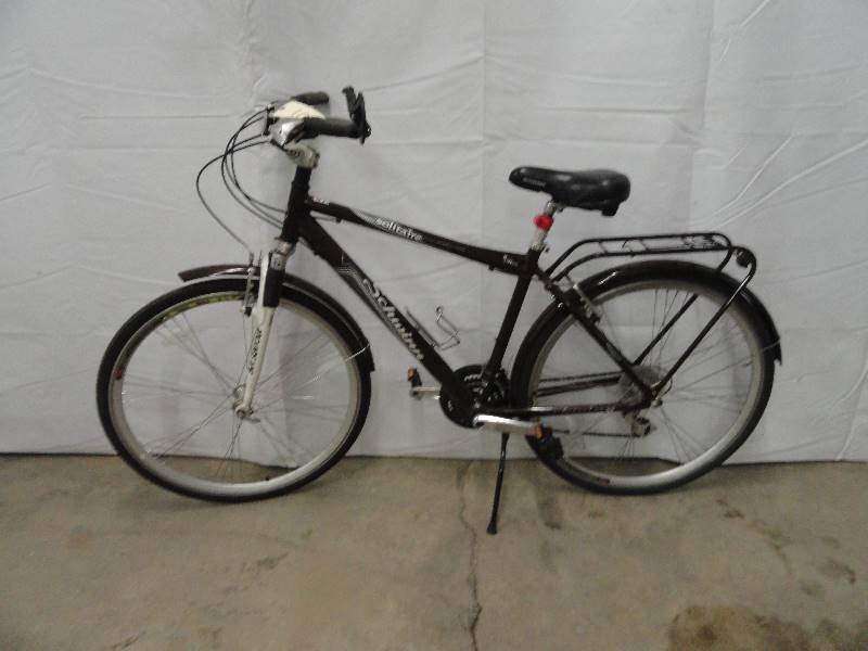 lot 10 image: Bike