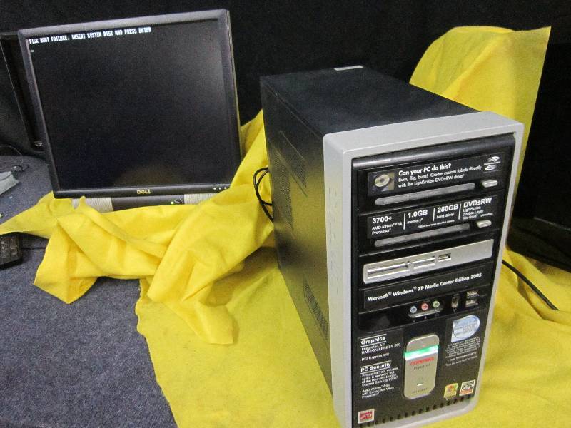 lot 213 image: Compaq Presario SR1838NX no hard drive