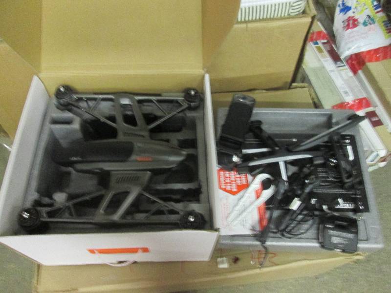 lot 2 image: Yuneeq 4k Drone with camera and acc...
