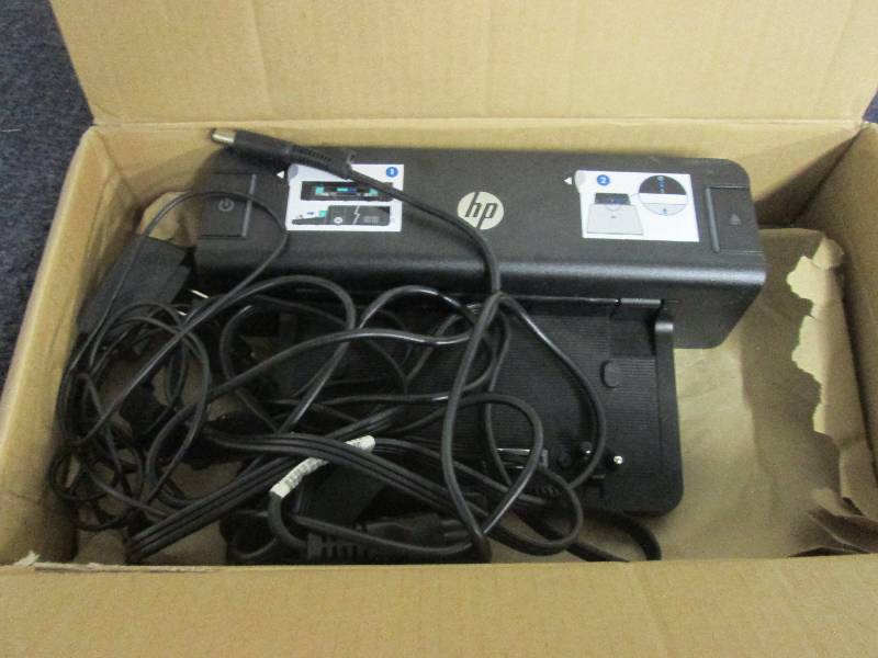 lot 3 image: HP docking station ...