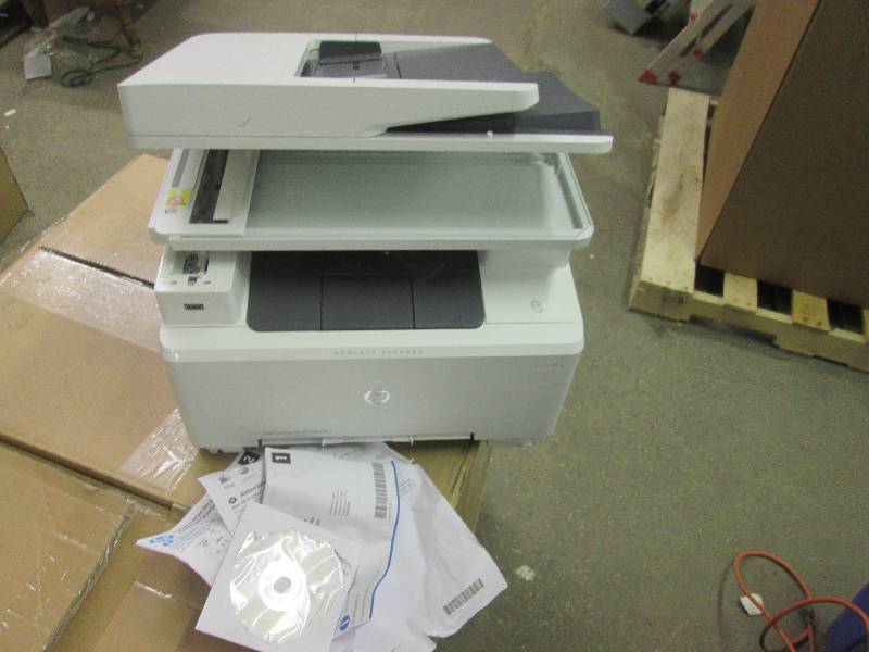 lot 24 image: HP printer 277 powers on missing sc...
