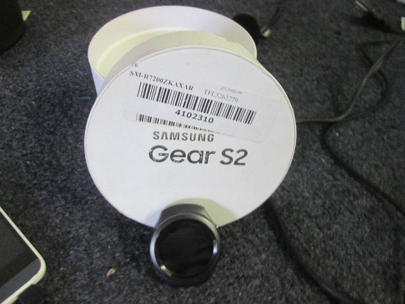 lot 25 image: samsung gear s2 powers on...