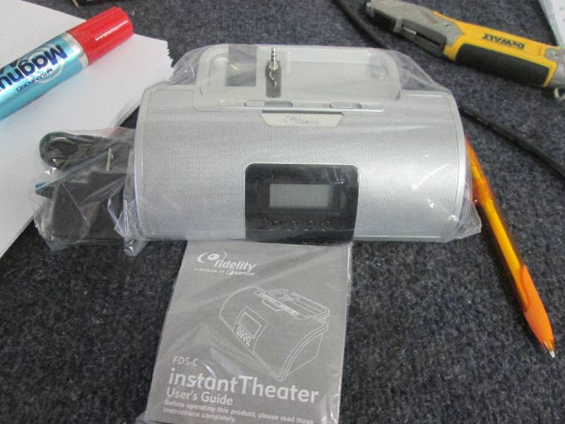 lot 82 image: fidelity instant theater portable s...