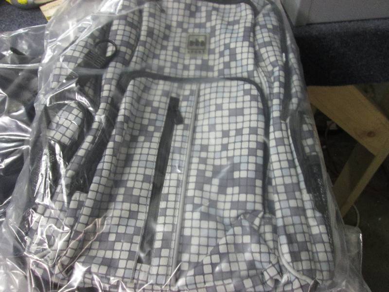 lot 156 image: checkered bapack ...