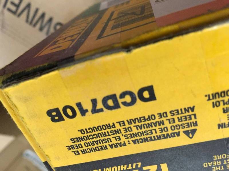 lot 58 image: Dewalt 12-Volt Max Lithium-Ion 38 in. Cordless Drill (Tool-Only)