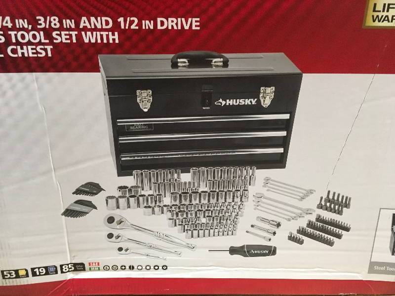 lot 94 image: HUSKY Mechanics Tool Set in Metal Box (200-Piece)