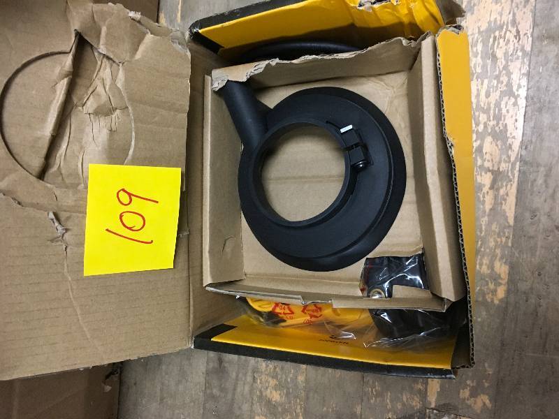 lot 109 image: DEWALT 5 in. Variable Speed Disk Sander