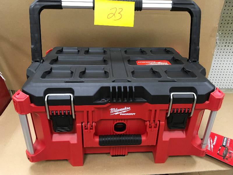 lot 23 image: Milwaukee PACKOUT 22 in. Large Tool Box