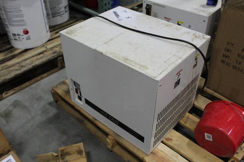lot 8 image: Air Tak Refrigerated Air Dryer