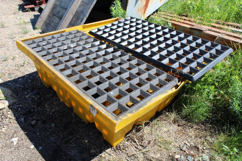 lot 40 image: Spill Containment Container
